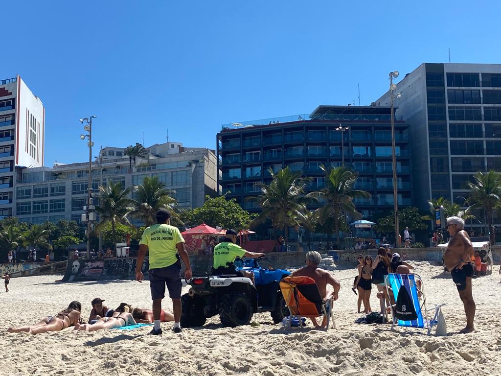 Covid: restrições são prorrogadas e praia segue proibida até 27 de abril