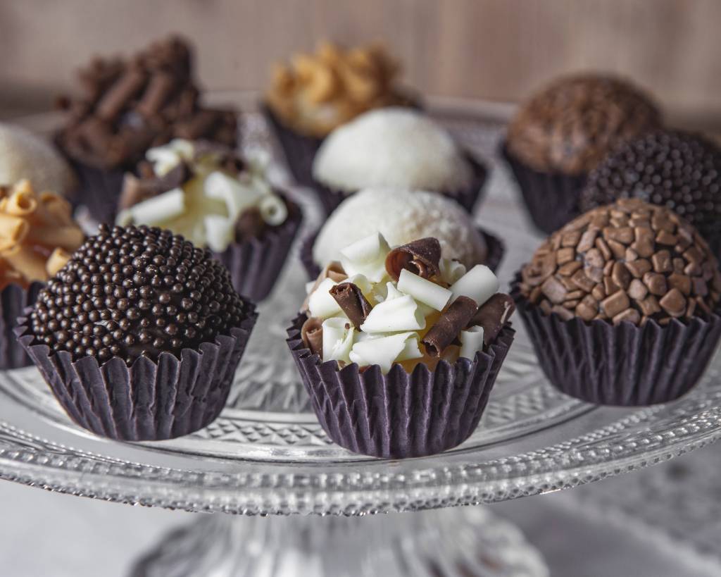 Dia do Brigadeiro: seis lugares para provar versões do popular docinho
