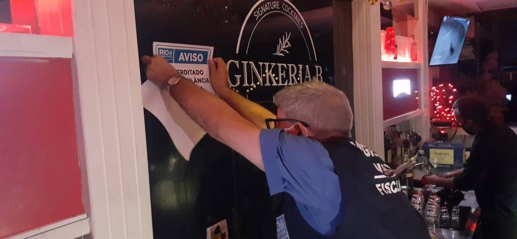 Coronavírus: Ginkeria e Vitrinni são interditadas na Barra por aglomeração