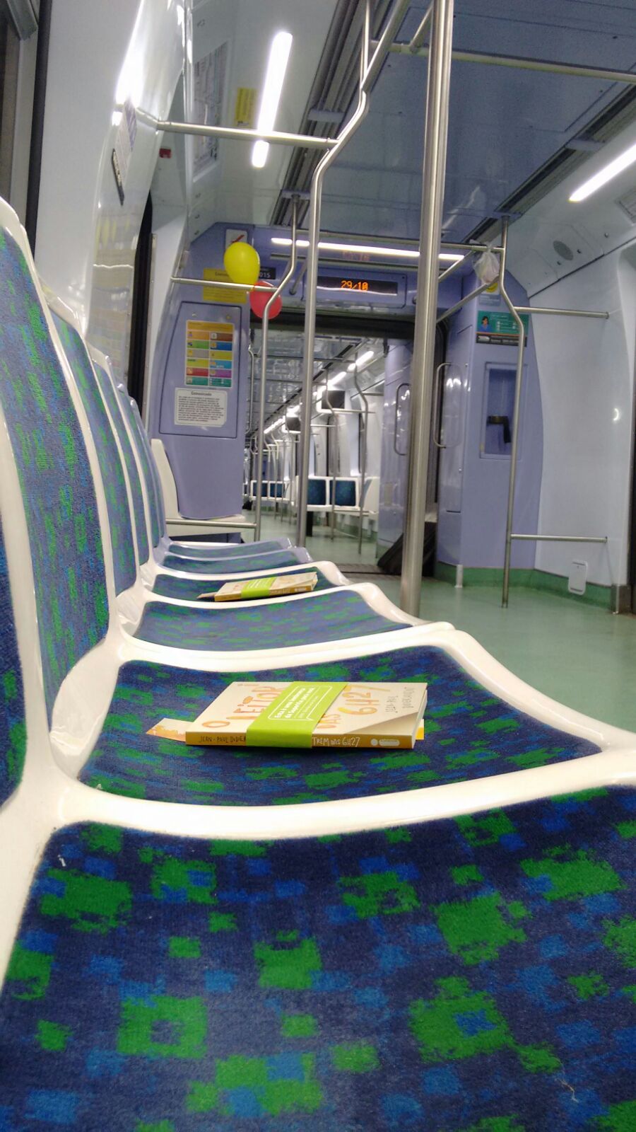 Tradicional Trem da Leitura, da SuperVia, terá distribuição de livros higienizados