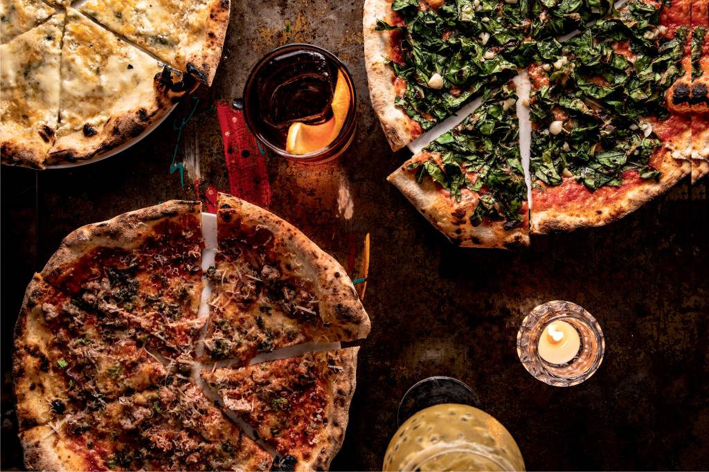 Tricampeã no prêmio de melhor pizza do Rio, Ferro e Farinha chega à Barra