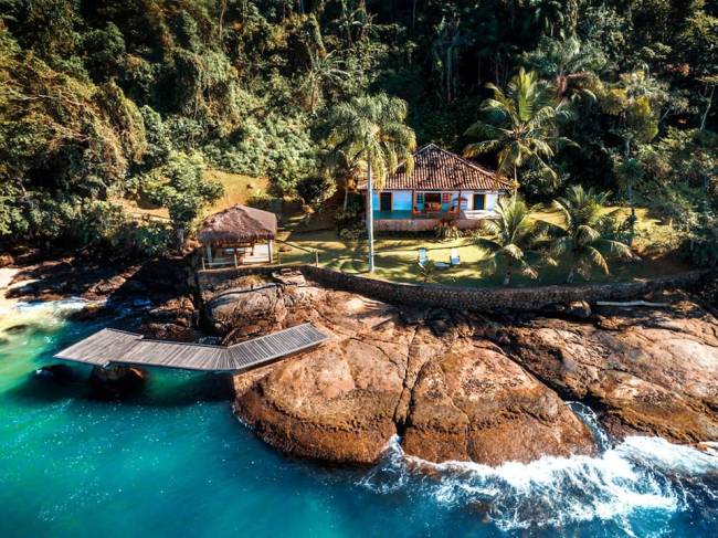 airbnb Ilha do Araújo Onde ficar na Ilha do Araújo: a casa com deck para o mar é garantia de isolamento no paraíso