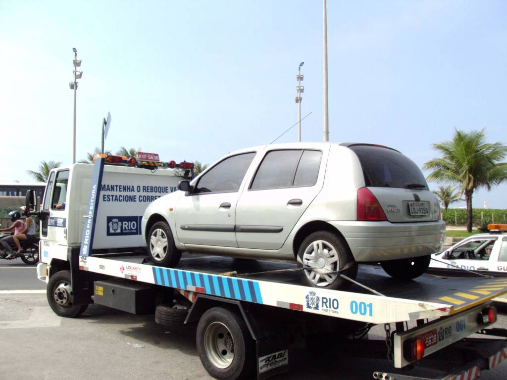 Coronavírus: mais de 500 carros são rebocados na orla no fim de semana