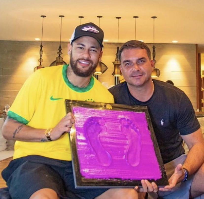 ‘O pai tá off’: Neymar bloqueia comentários no Instagram após críticas