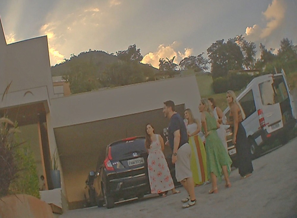 ‘Castrofolia’: governador se desculpa por festa e deve ser penalizado