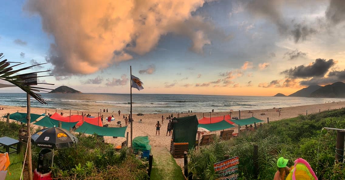 A delícia de um lugar chamado Grumari Surf bar e de um passeio pela orla do Rio até a Praia de Grumari.