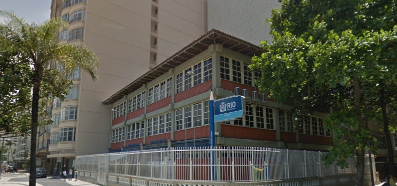A E. M. Cícero Penna, na Avenida Atlântica, em 2015 -