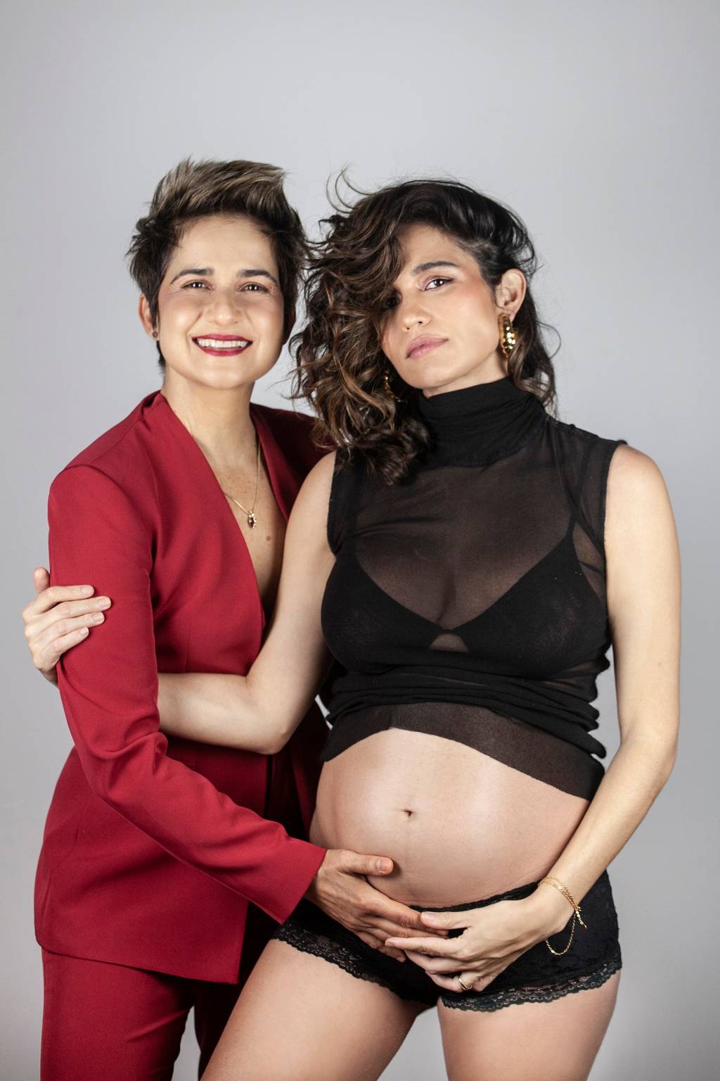 Grávidas de gêmeas, Nanda Costa e Lan Lahn são atacadas nas redes