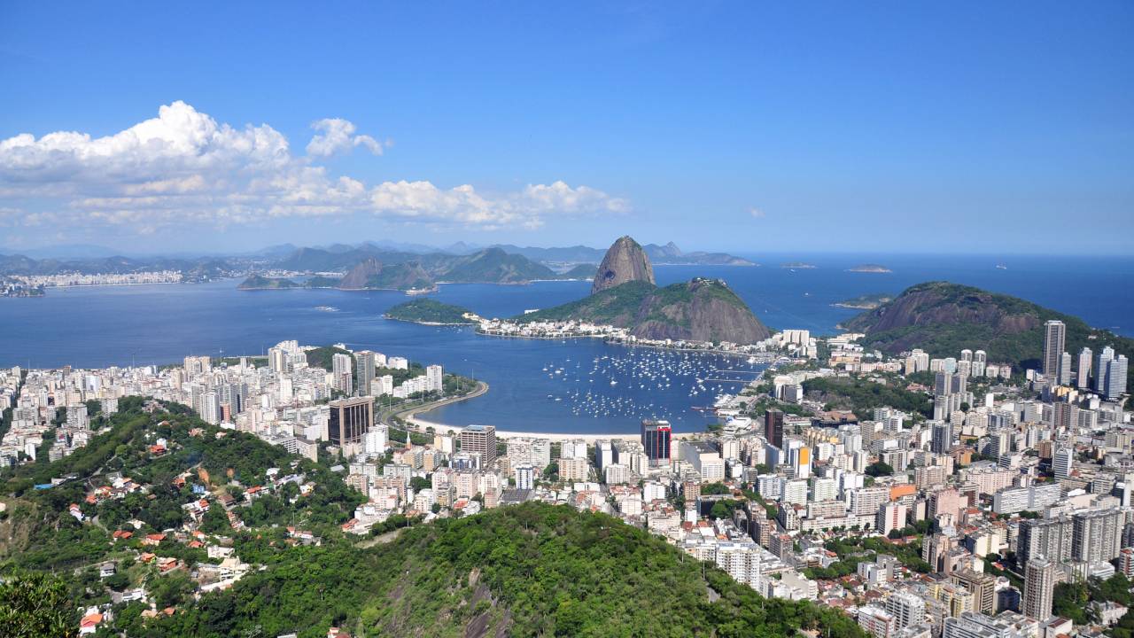Foto mostra vista do Mirante Dona Marta, em Botafogo