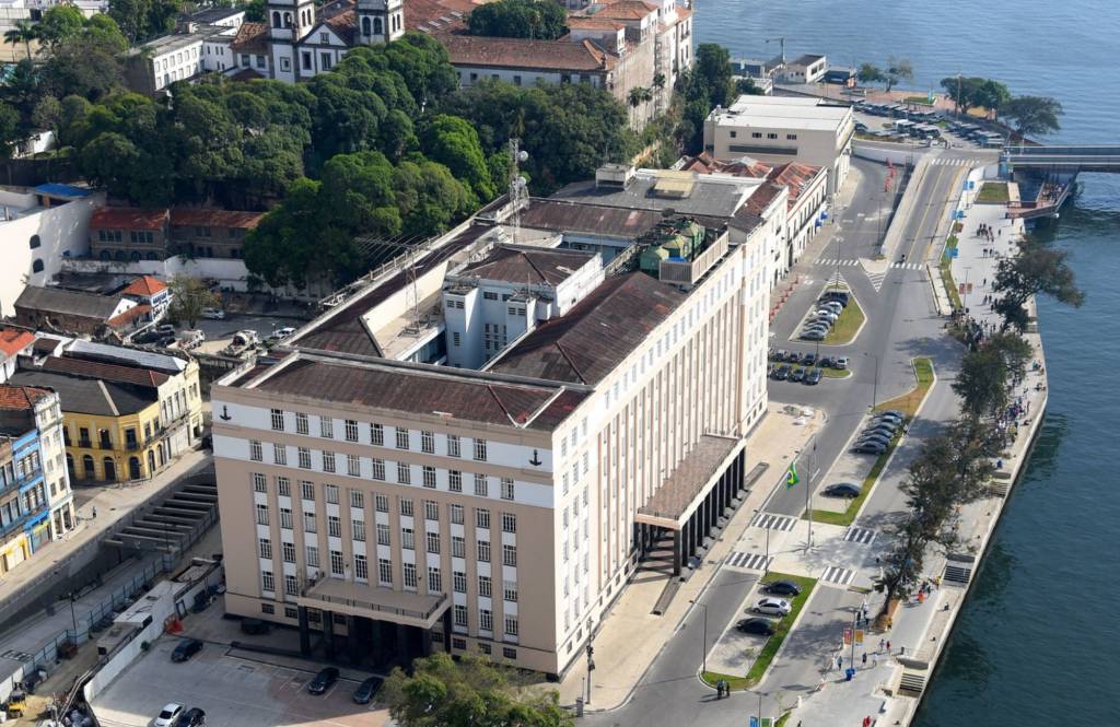 Trecho da Orla Conde, na Zona Portuária, seguirá fechado por três meses