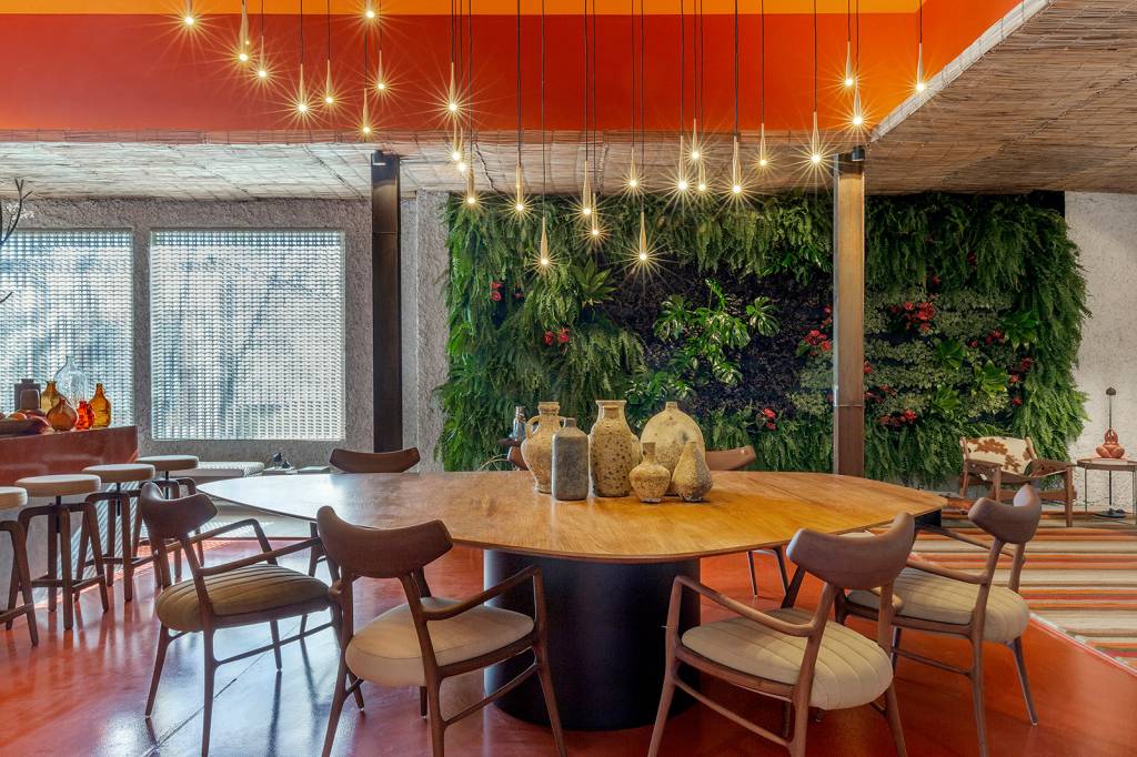 EduardoMedeirosEGabrielBelaCruz-CozinhaDecaRaizes-EdgarCesar5-baixa Cozinha Deca Raízes Eduardo Medeiros Gabriel Bela CruzCASACOR Goiás 2021 fazenda fogao lenha rustico decoração