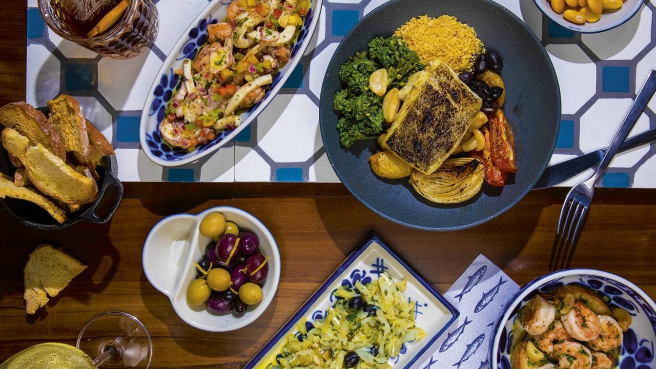 Bacalhau, conservas, tremoços e muito mais: a terrinha é aqui -