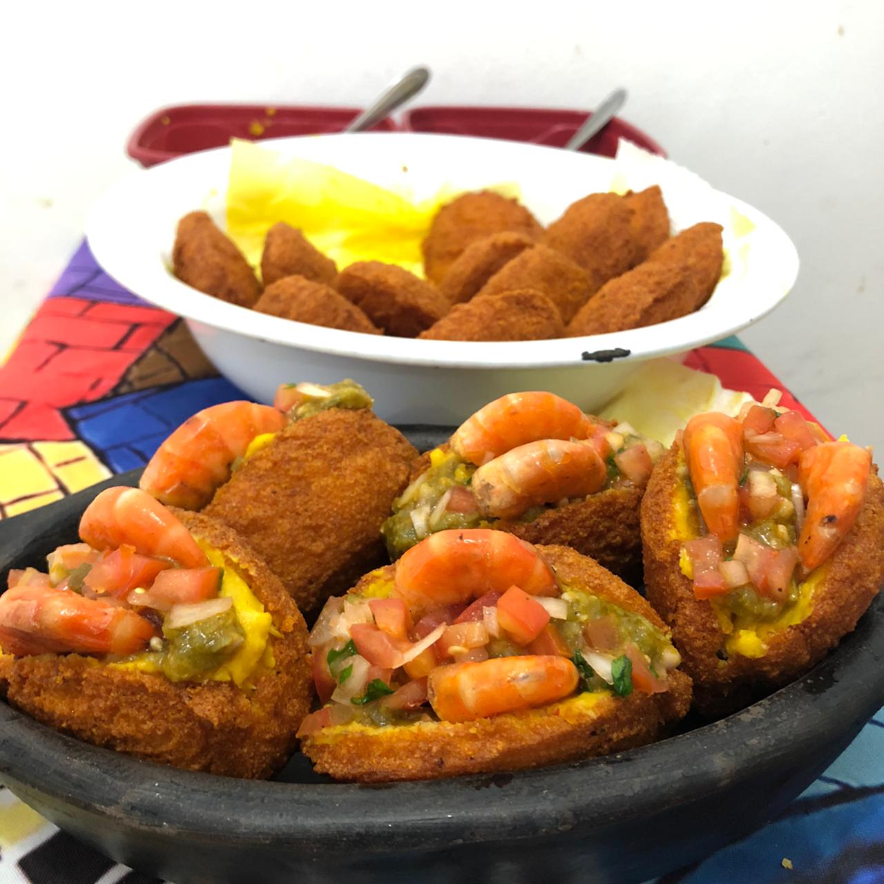 ACARAJÉ COM VATAPÁ DE CAMARÃO – CASA OMOLOKUM