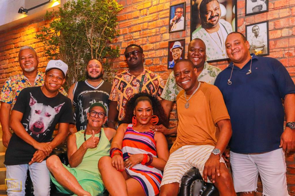 Domingo de samba no Cacique de Ramos e no Viaduto de Madureira