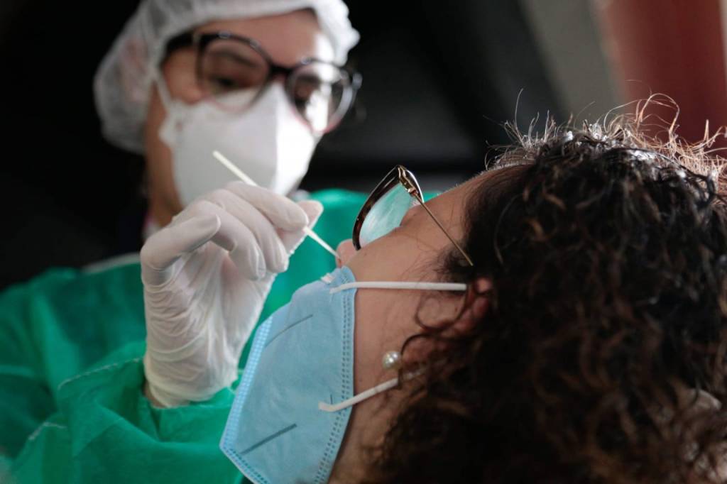 Covid-19: novo centro de testagem é inaugurado no Ciep Nação Rubro Negra, no Leblon