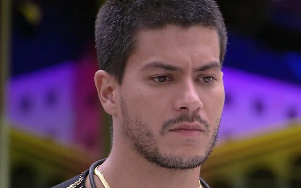 Como Arthur Aguiar se tornou o participante mais comentado do BBB 22