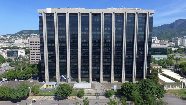 Onze secretários deixam o governo Paes para disputar as próximas eleições