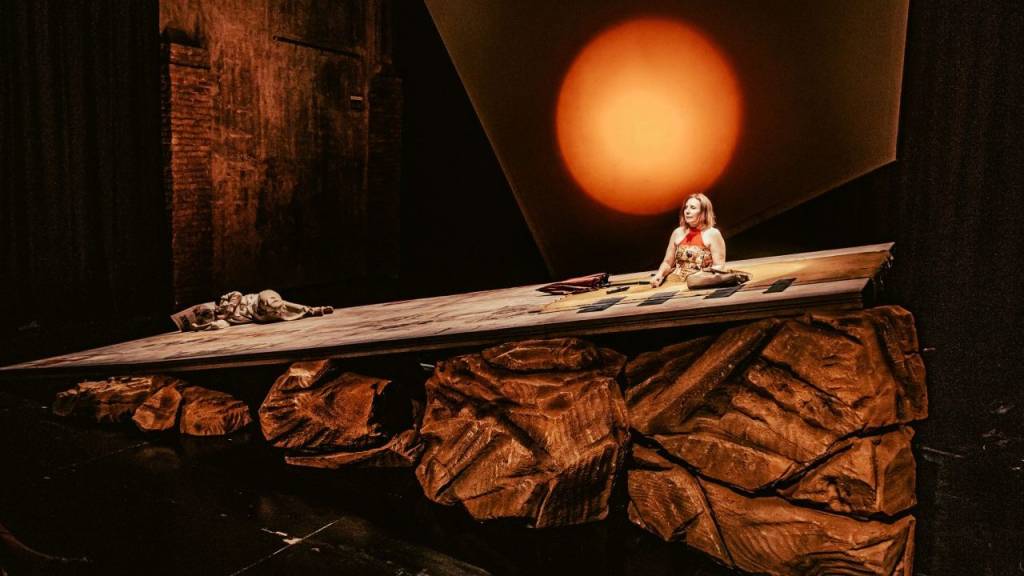 Dias felizes, de Beckett, e reestreia de Daniel Herz chegam aos teatros