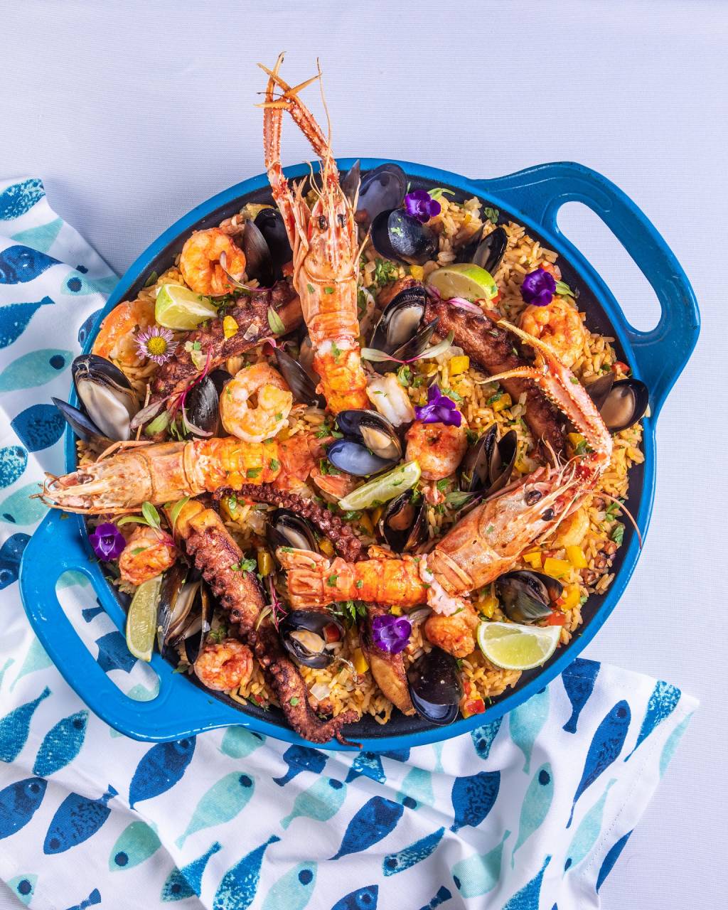 Hilton Copacabana_ Paella de frutos do mar_ Créditos Tomas Rangel Brunch: a coleção de sabores do chef Pablo Ferreyra tem pontos altos como a paella no Clarice, do hotel Hilton