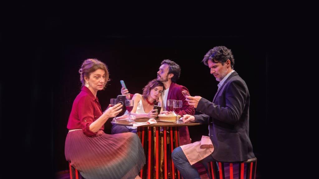 Novo espetáculo de Leonardo Netto põe classe média branca na berlinda