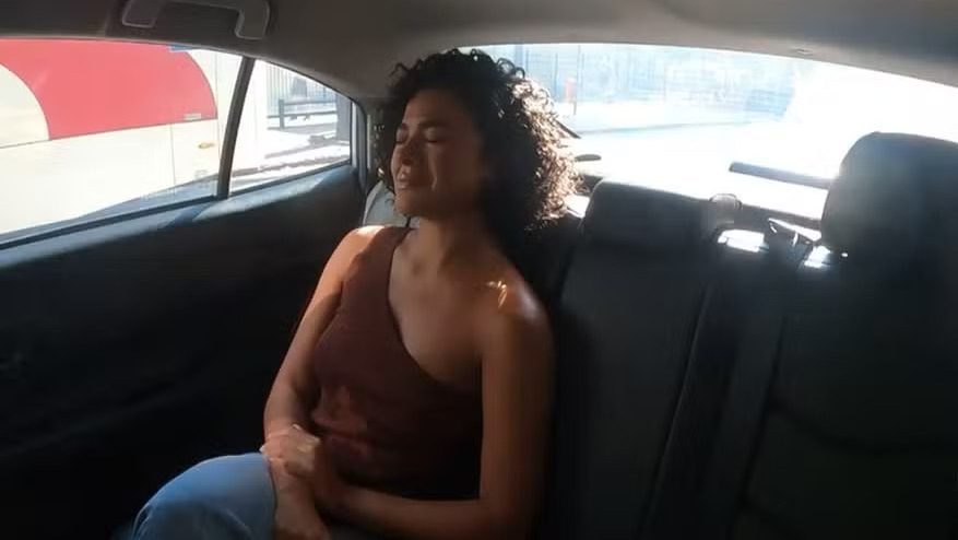 Bella Campos chora ao relembrar infância pobre em Campo Grande