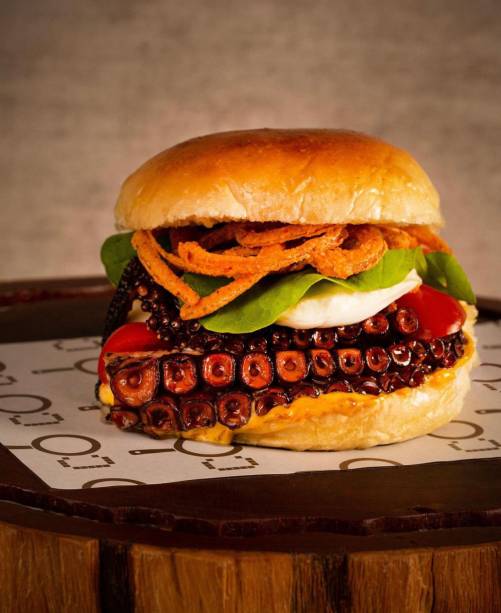 Cozinha: a chef Monique Gabiatti caprichou no sanduíche de polvo que se destaca em Botafogo Cozinha: a chef Monique Gabiatti caprichou no sanduíche de polvo que se destaca em Botafogo