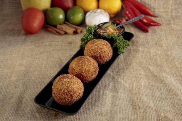 Sambódromo: bolinhos de batata são atração Sambódromo: bolinhos de batata são atração