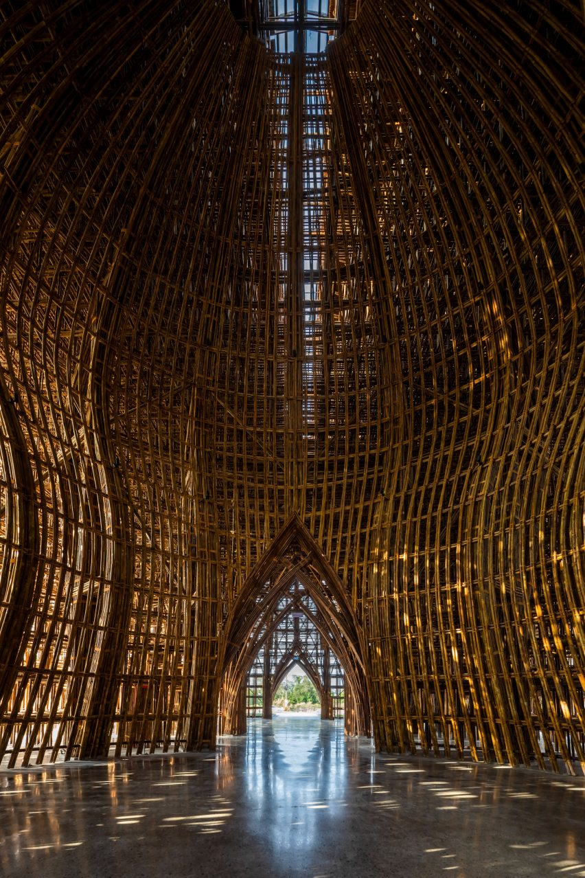 vo-trong-nghia-architects-bamboo-welcome-centre-grand-world-phu-quoc-vietnam-architecture_dezeen_2364_col_3-852×1278-1 Edifício sustentável feito de bambu no vietnã
