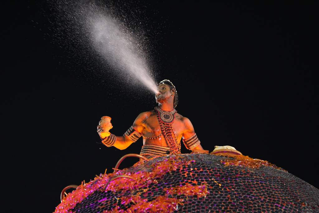 No carnaval ou na arte, a verdade pede passagem