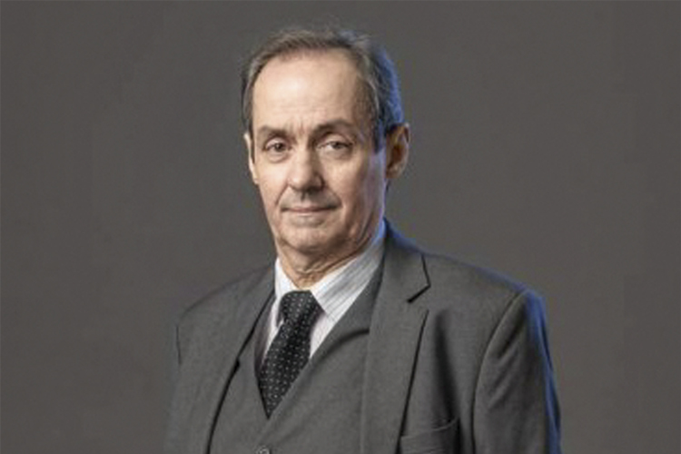 Três perguntas para Daniel Dantas, em cartaz na peça Crimes Delicados