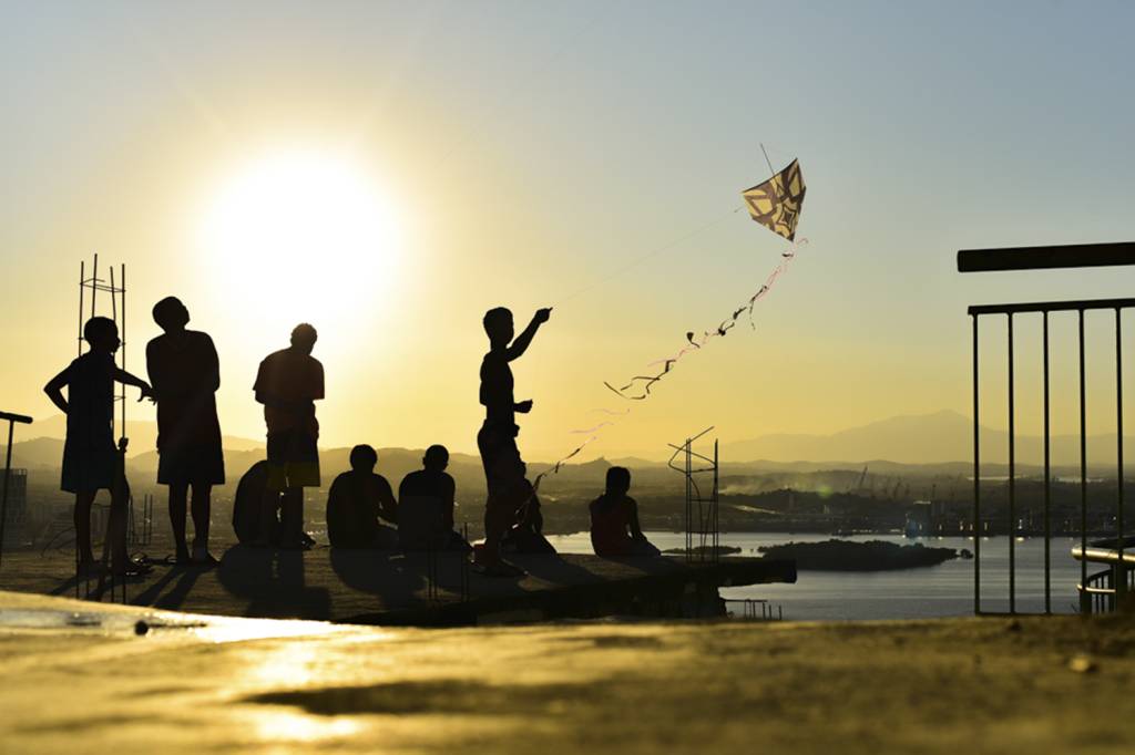 Coletiva no Inclusartiz reúne oitenta obras de artistas ligados à Gamboa