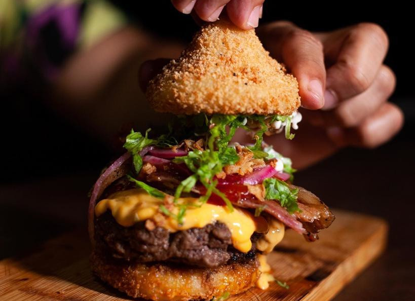 Hora do podrão: feira de comida de rua volta ao Rio em agosto