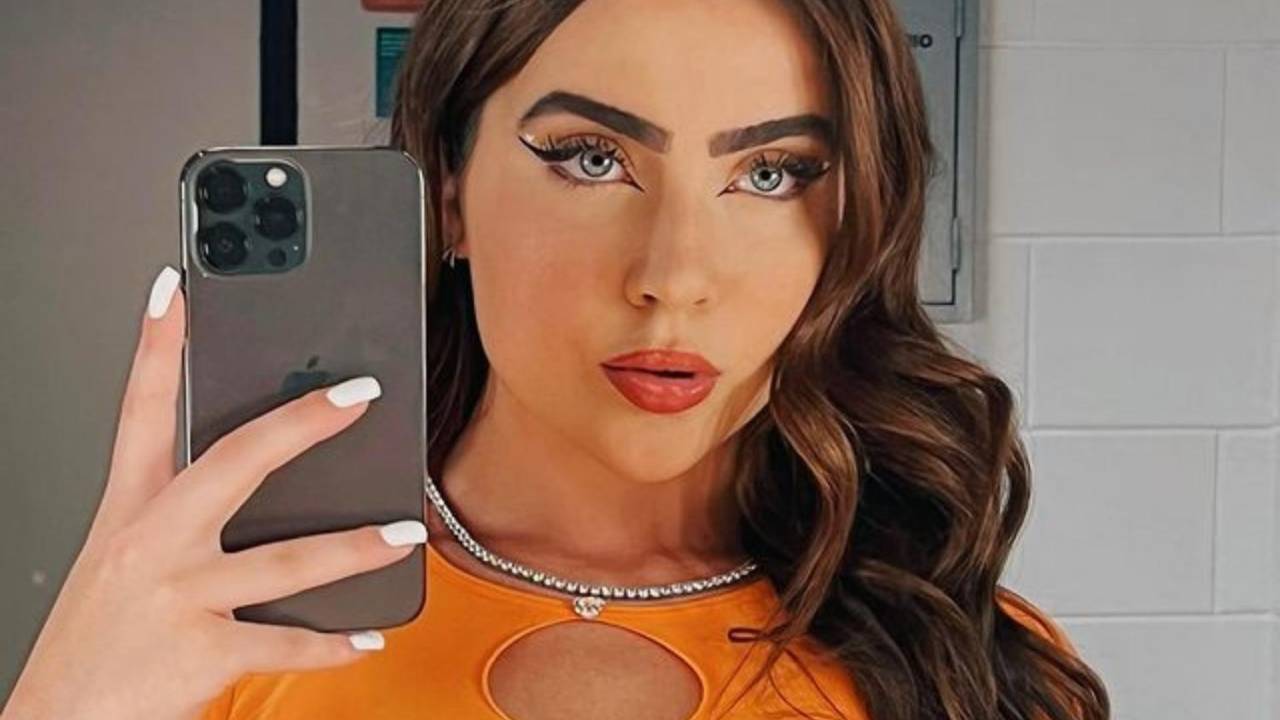 Foto mostra influenciadora Jade Picon