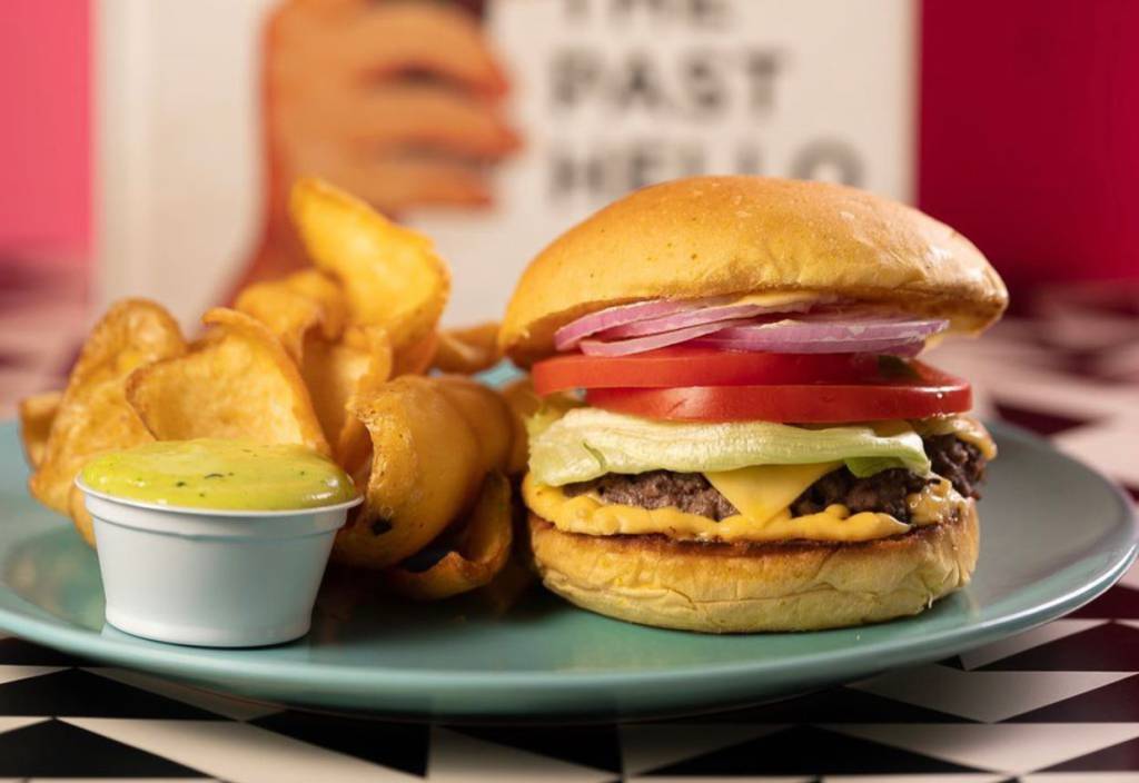 Quer dicas de bons hambúrgueres entregues por delivery? Saiba tudo aqui!