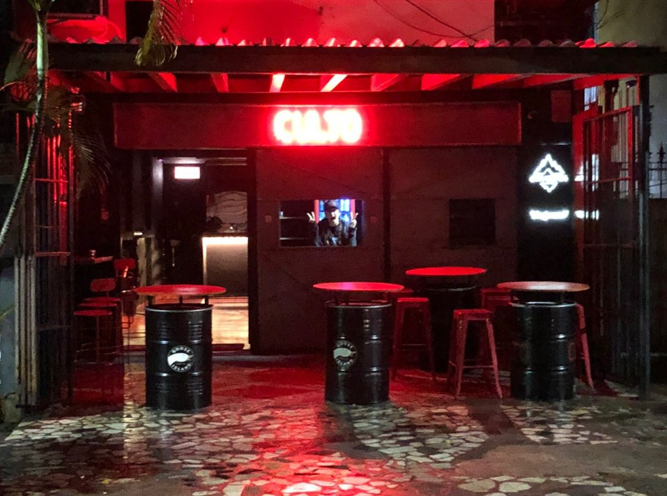 Culto: bar de personalidade reforça o time do animado Baixo Botafogo