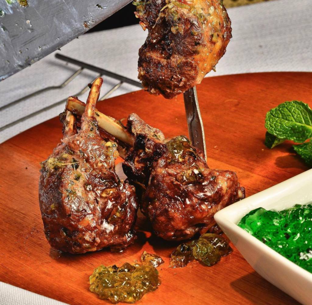 Churrascaria Palace Palace: o french rack é apenas um dos inúmeros cortes servidos no rodízio