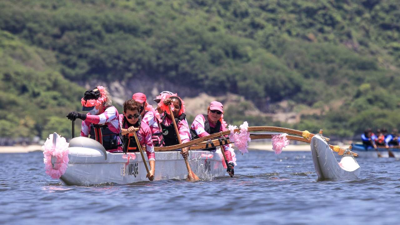 A primeira etapa do Campeonato Estadual de Canoa Havaiana terá a presença de mulheres que fazem tratamento ou estão de alta por conta do câncer e que possuem projetos de incentivo voltados para a saúde, a equipe Rosas Va'a e o projeto Brio. O evento termina suas inscrições neste final de semana, no dia 25. A competição tem o apoio da Secretaria Municipal de Esporte e Lazer de Niterói.