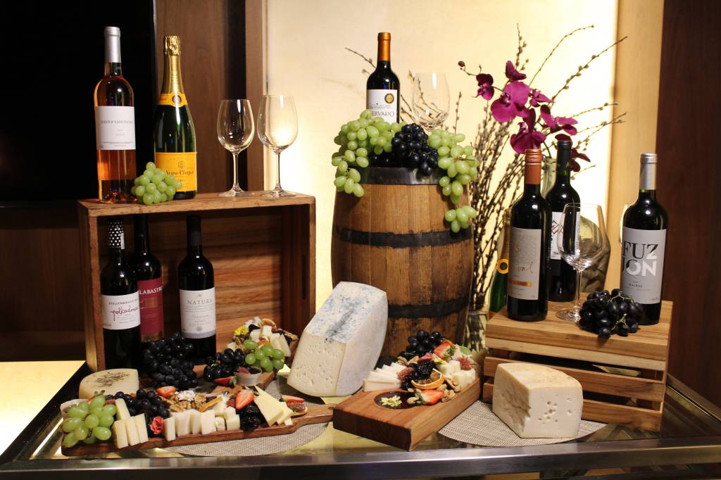 Hilton Barra_Jazz queijos & vinhos_créditos divulgação 5 Hilton Barra: vinhos têm 20% de desconto aos sábados de julho, com jazz ao vivo