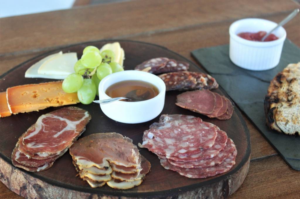 Segunda de gala: Chanchada reúne os chefs Bruno Katz e Gustavo Rinkevich