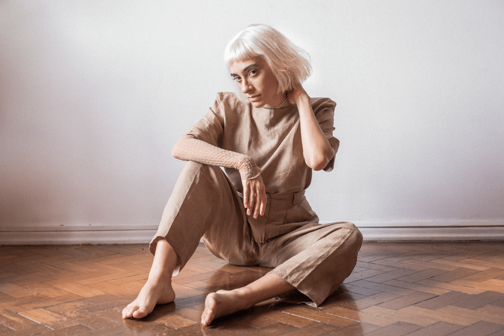 Juliana Linhares recebe Mariana Aydar em show no Museu de Arte do Rio