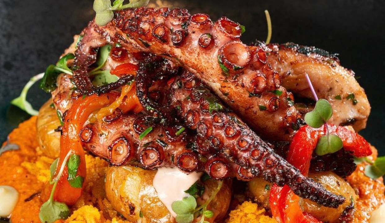 Itacoa: o polvo ao molho romesco está entre os maiores sucessos do restaurante