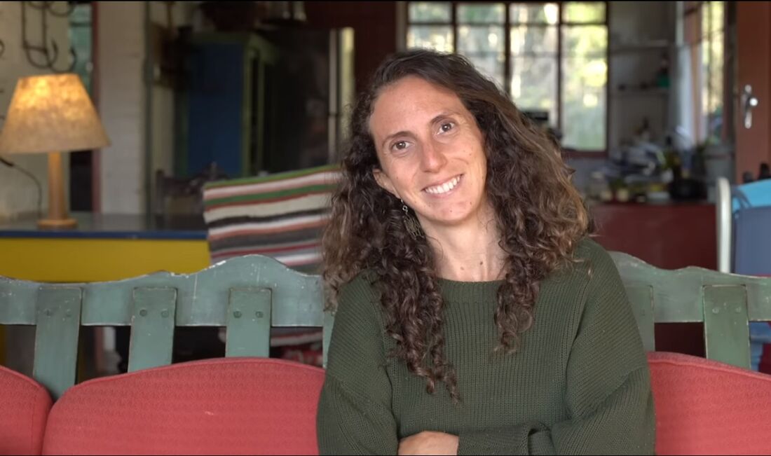 Foto mostra Jout Jout em vídeo