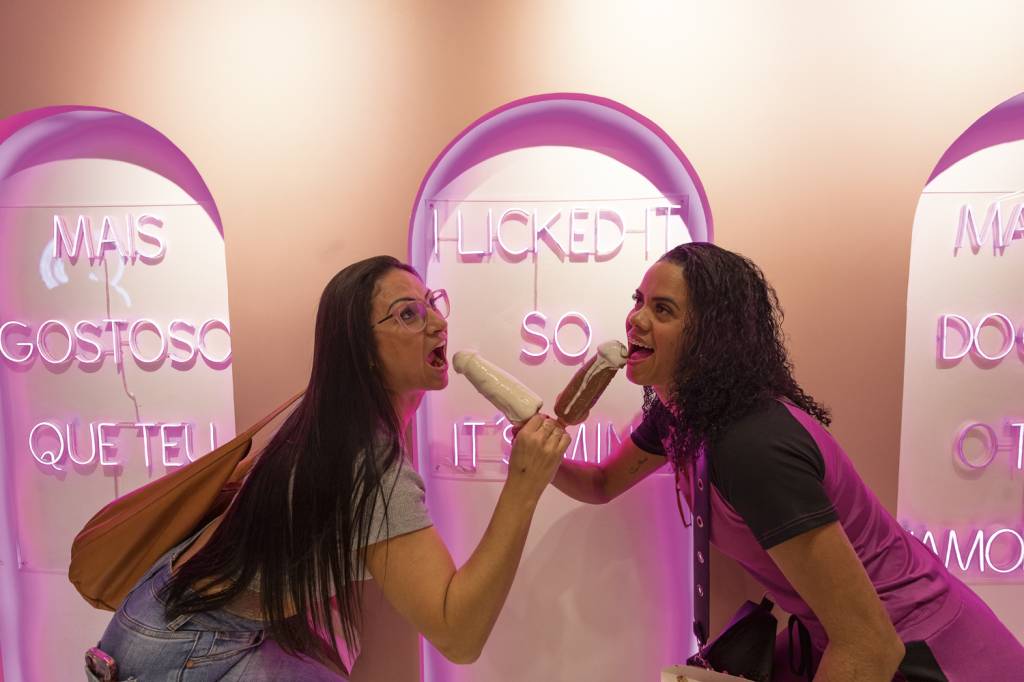 Após pressão em Ipanema, La Putaria desiste de crepes em formatos sexuais