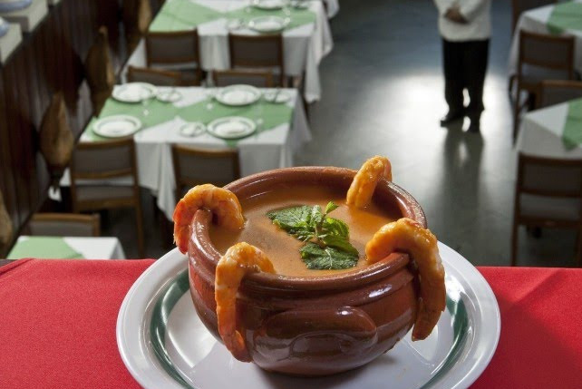 Leão Veloso: sopa de frutos do mar surgiu na casa em homenagem a ministro