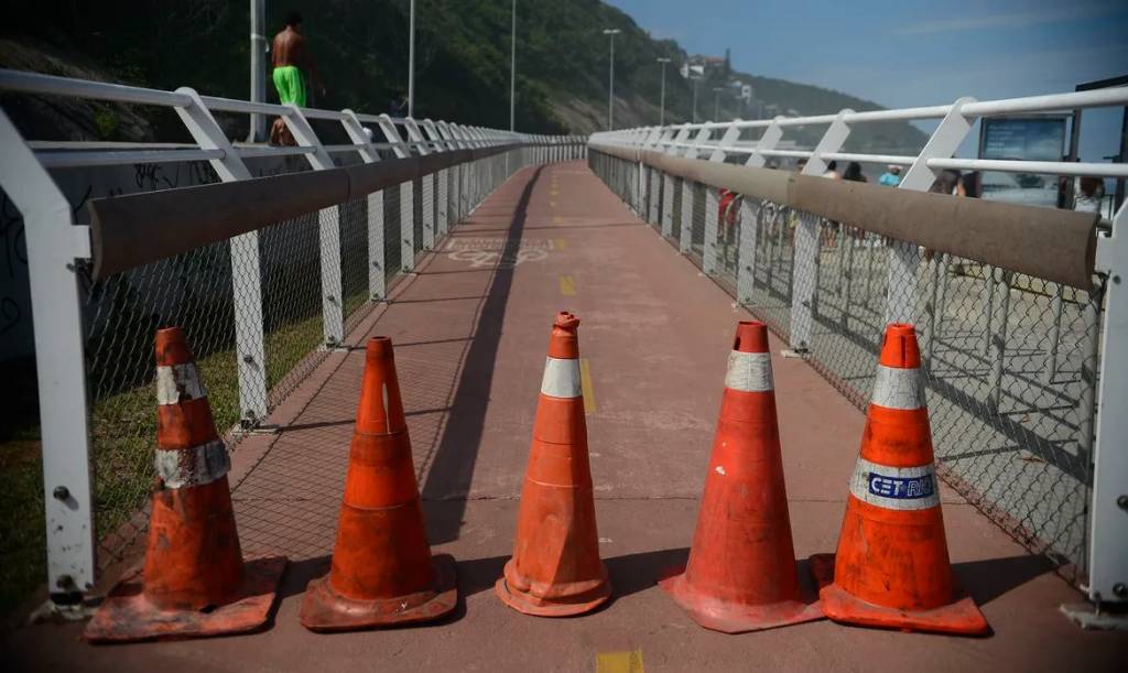 Após 7 anos, Justiça absolve acusados por queda de ciclovia na Niemeyer