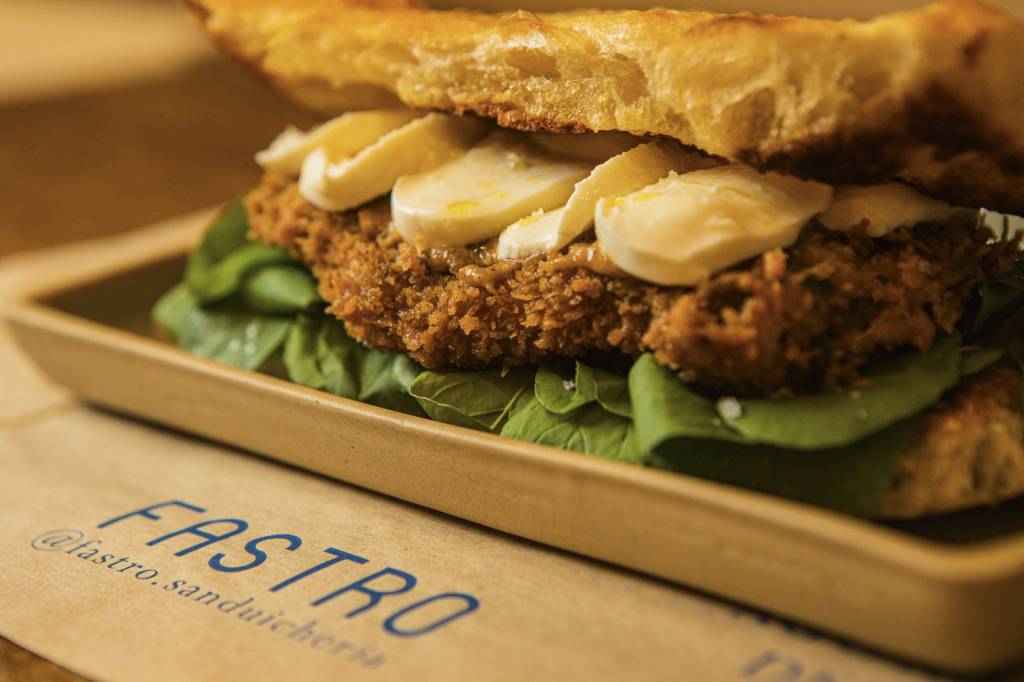 Fastro aposta em sanduíches com ingredientes de qualidade no Leblon