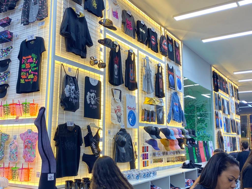 WhatsApp Image 2022-08-30 at 18.17.50 Foto mostra produtos oficiais do Rock in Rio