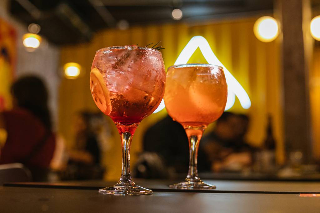 Drinks – Bar do Adão Drinques: a carta autoral da casa é alternativa aos chopes no salão