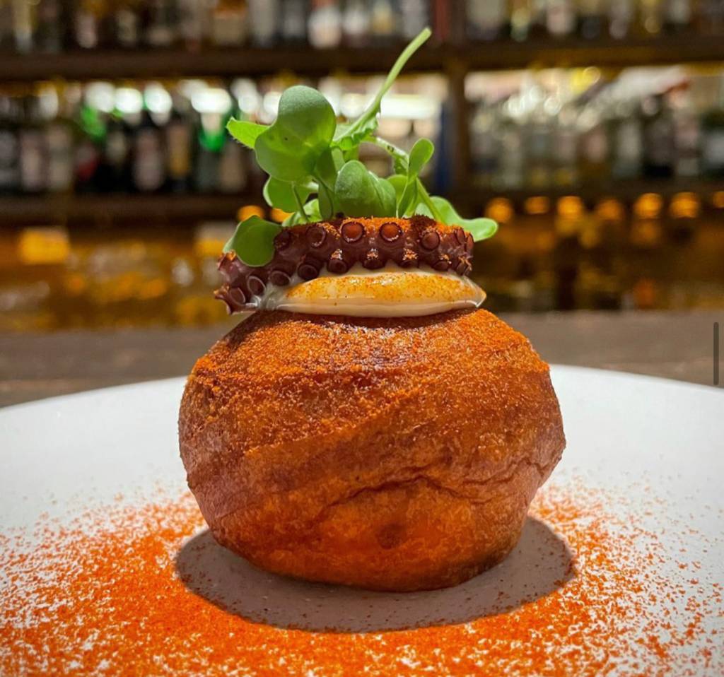 Do japonês ao espanhol, chefs fazem almoços e jantares com menus especiais