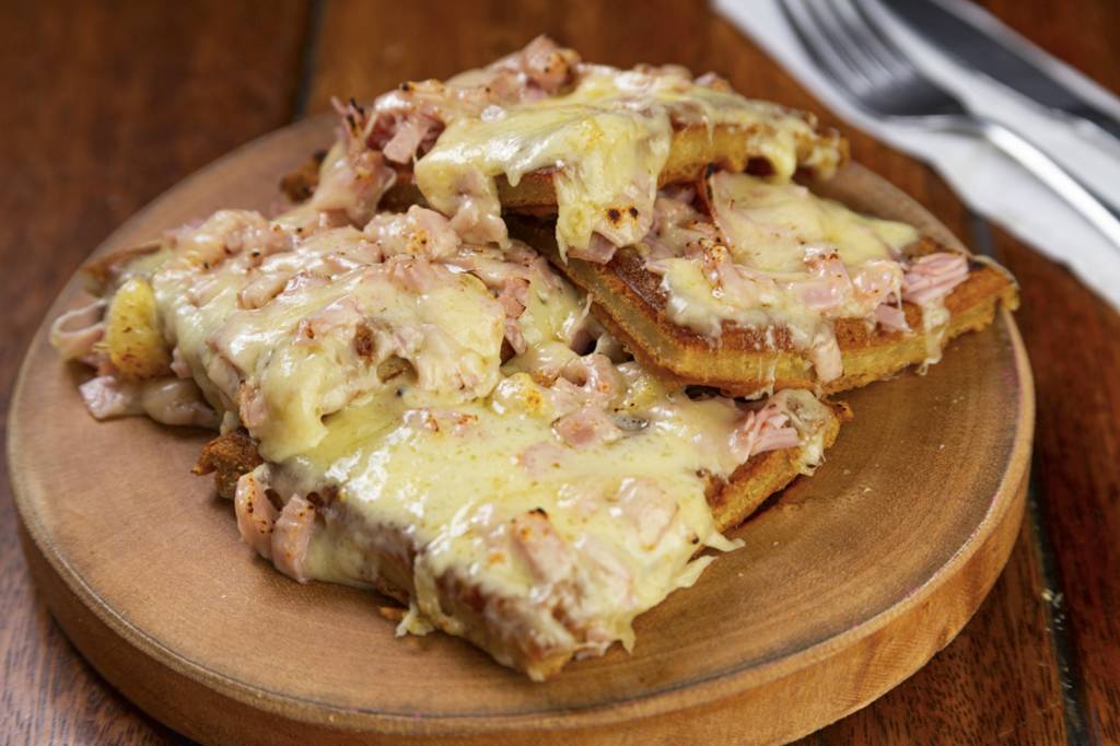 Le-Dépanneur—Ham-N´Cheese.JPG Le Dépanneur